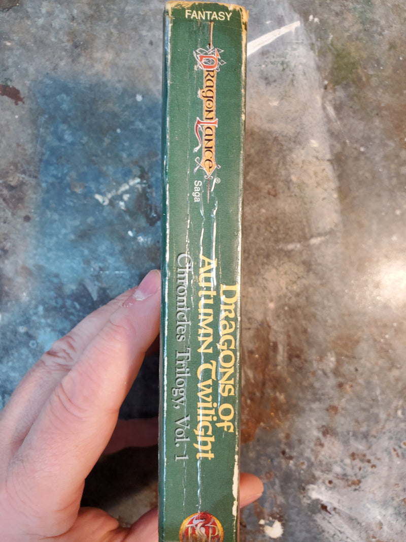 DragonLance Chronicles Trilogy Vol. 1: Dragons Of Autumn Twilight - Margaret Weis & Tracy Hickman